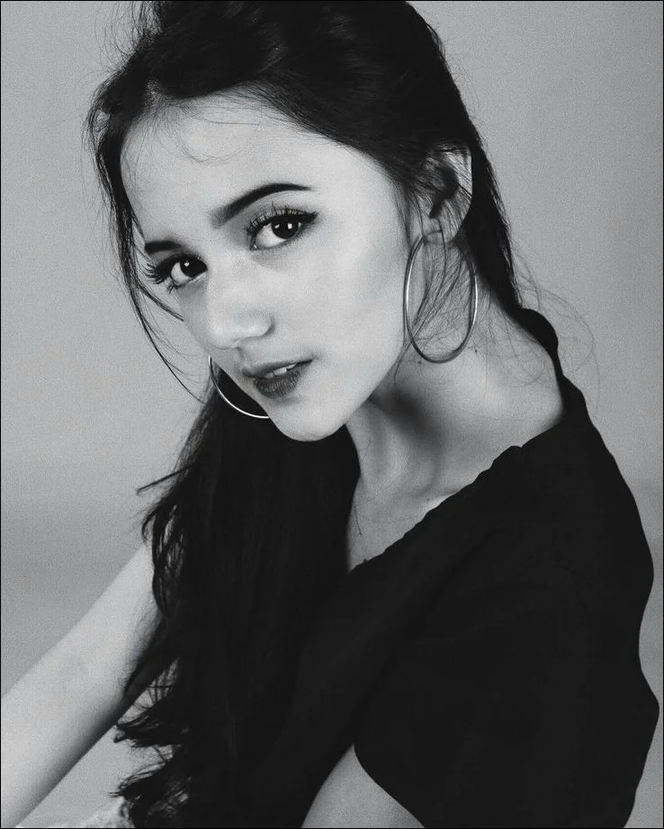 cute girl pic103