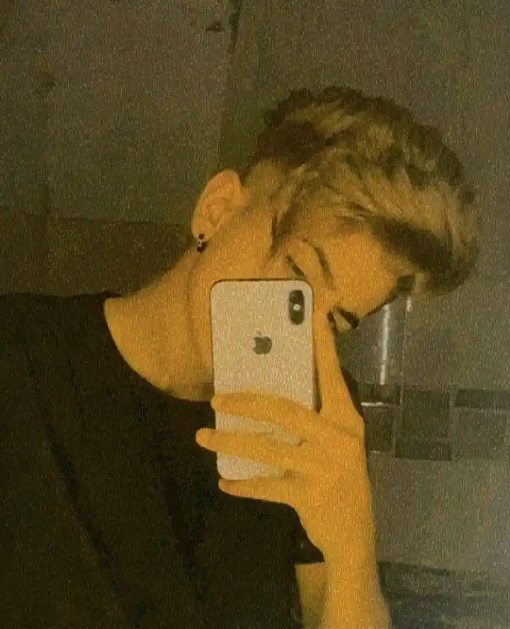 Hide Face Boy Pic for WhatsApp
